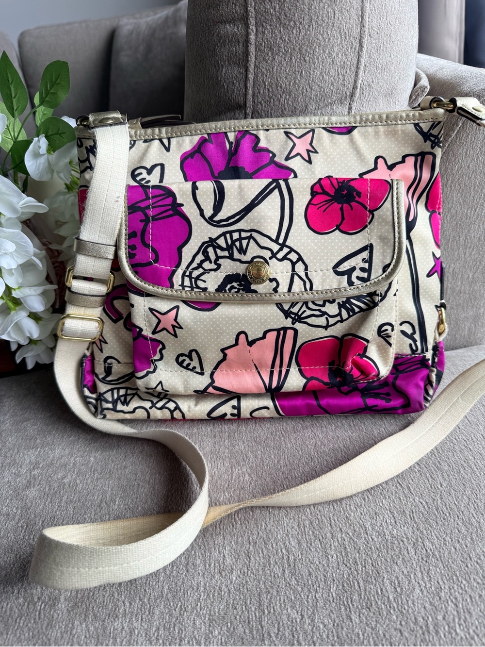 Coach Vintage Poppy Cream Crossbody Bag with Pink & Fuchsia Floral Print